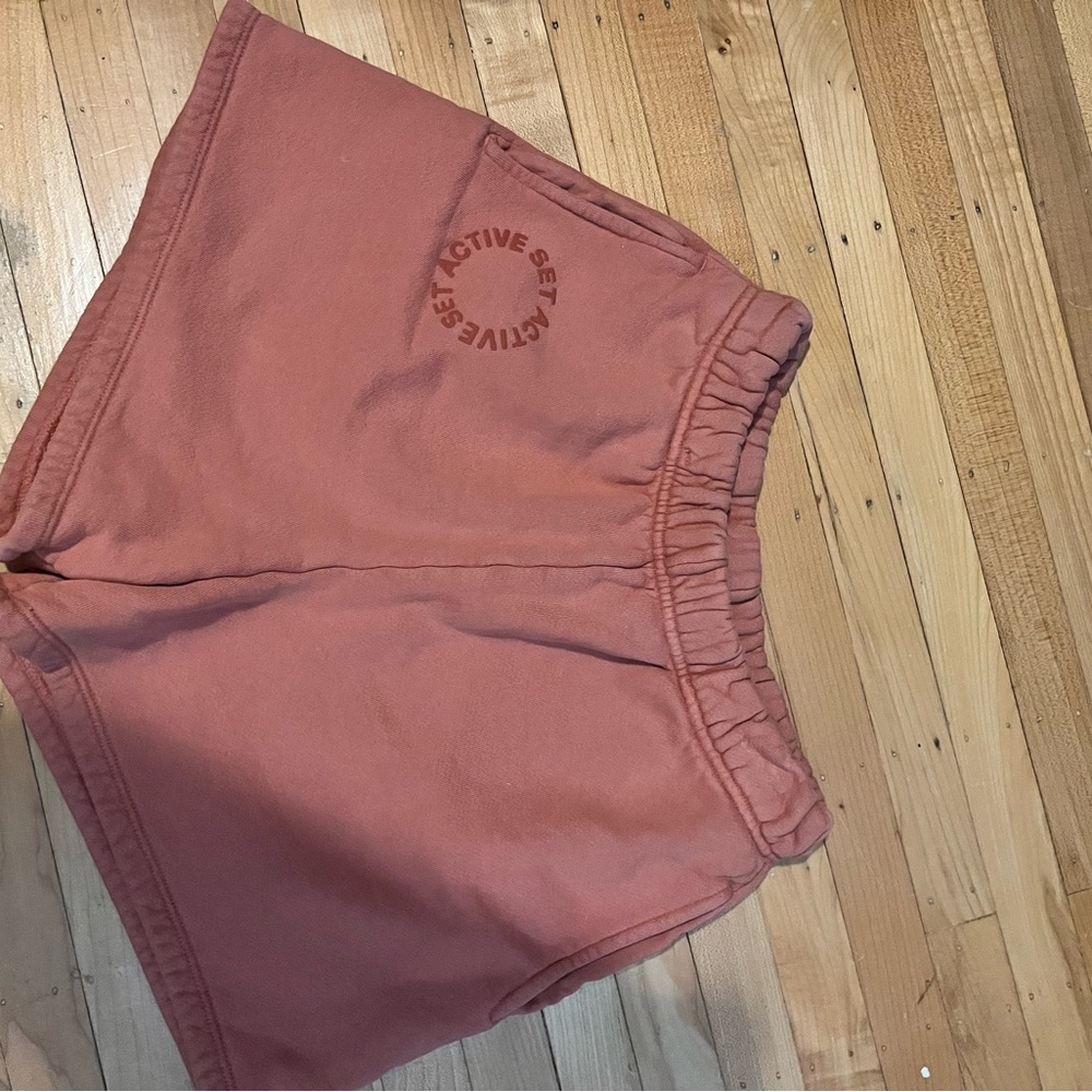 Set active Shorts